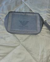 Trousse de toilette Emporio Armani, comme neuf, gris.