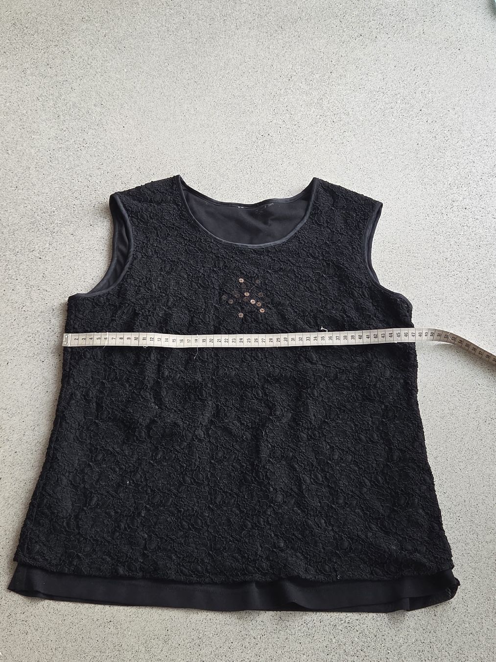 T-shirt: T-Shirt festlich, Gr. M/L schwarz – Usato da Frauenfeld venduto da Schenken-mit-Herz