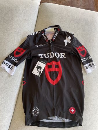 Team Tudor Assos Trikot S | Neu