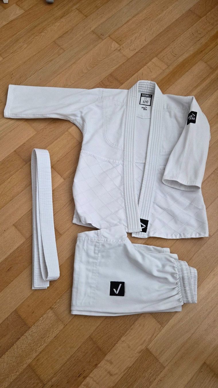 Kimonos: Kimono Ippon Gear Size 120 – Gebraucht aus Uitikon Waldegg von UitiZH