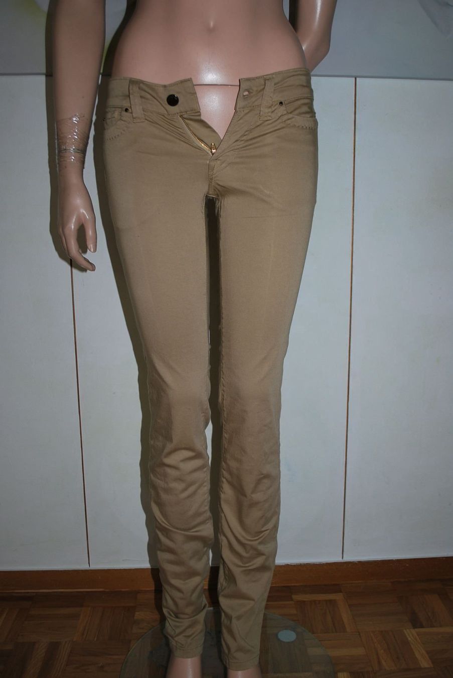 Jeans: Jeans SOS  Taille/Grosse 32 CH NP CHF 210.-- – Usato da Cossonay-ville venduto da Super-Price-Quality 1