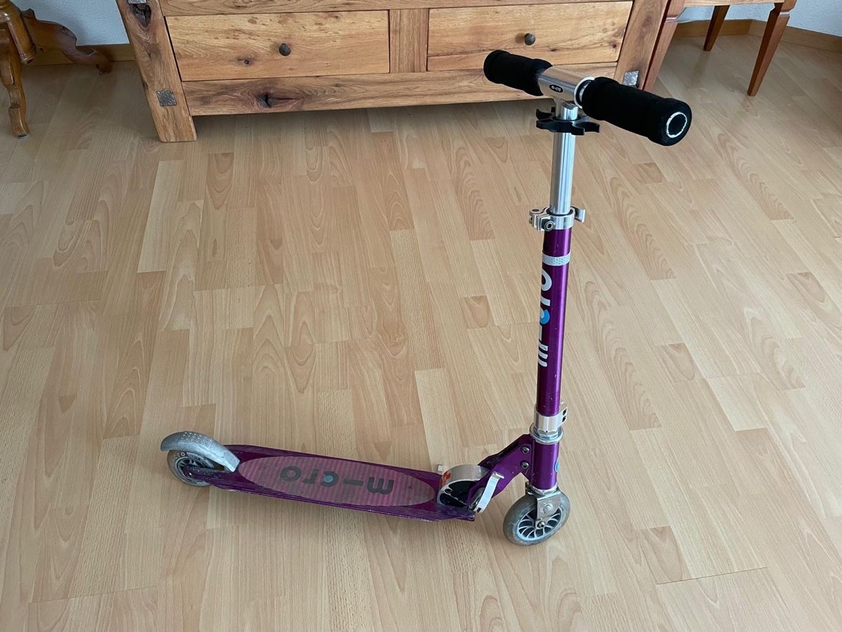 Kickboard: Micro Roller lila guter Zustand – D'occasion à Hombrechtikon par baersandro