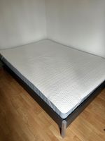Wie neu! Bett-Set 140x200 cm – Bettgestell + Matratze