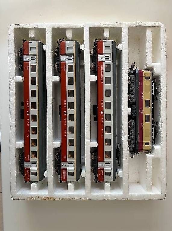 Modellini di ferrovie: Trenini marca Lima – Usato da Cadro venduto da sim_2q9z