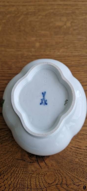 Zuccheriere: MEISSEN DECKELDOSE ROSE – Usato da Luzern venduto da rokko 2