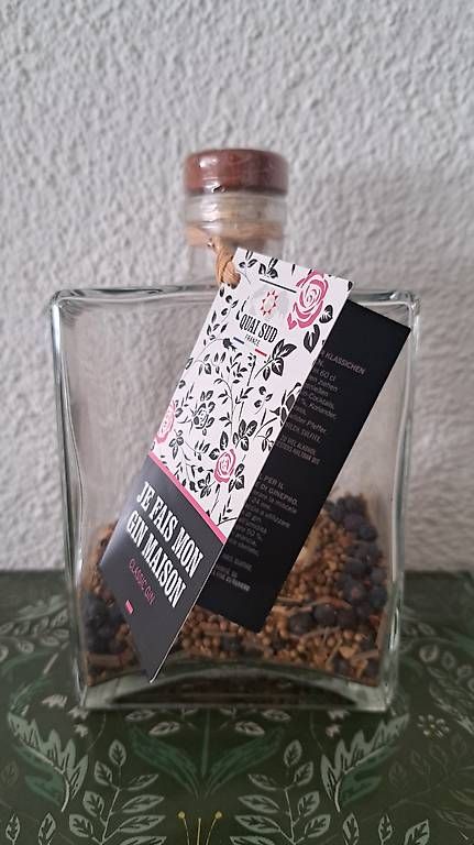 Bastelsets: Gin-Bastelset – Neu und originalverpackt aus Schwyz von Ser_z6mr