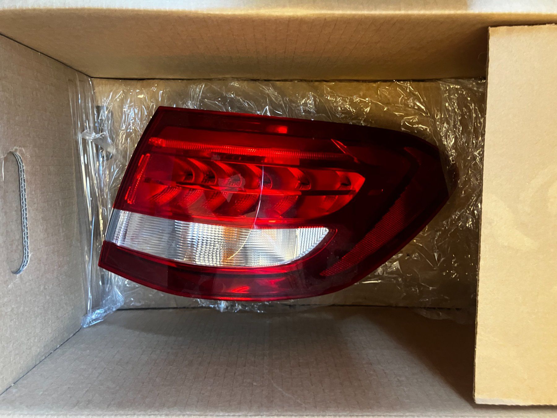 Mercedes-Benz Tutti pezzi di ricambio auto: ULO Rückleuchte rechts Mercedes GLC – Nuovo (secondo la descrizione) da Hettenschwil venduto da cybird01 1