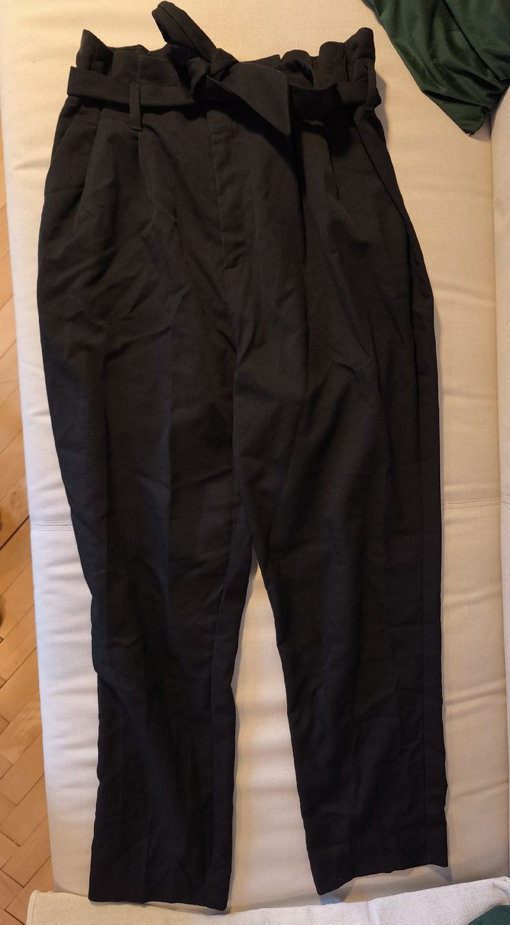 H&M Pantalons: Hose (Paperbag) – D'occasion à St. Gallen par liamonmara