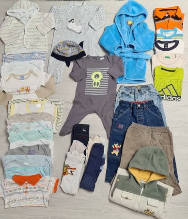 54 Stk. Baby Kleiderpaket für Junge, Gr. 74/80