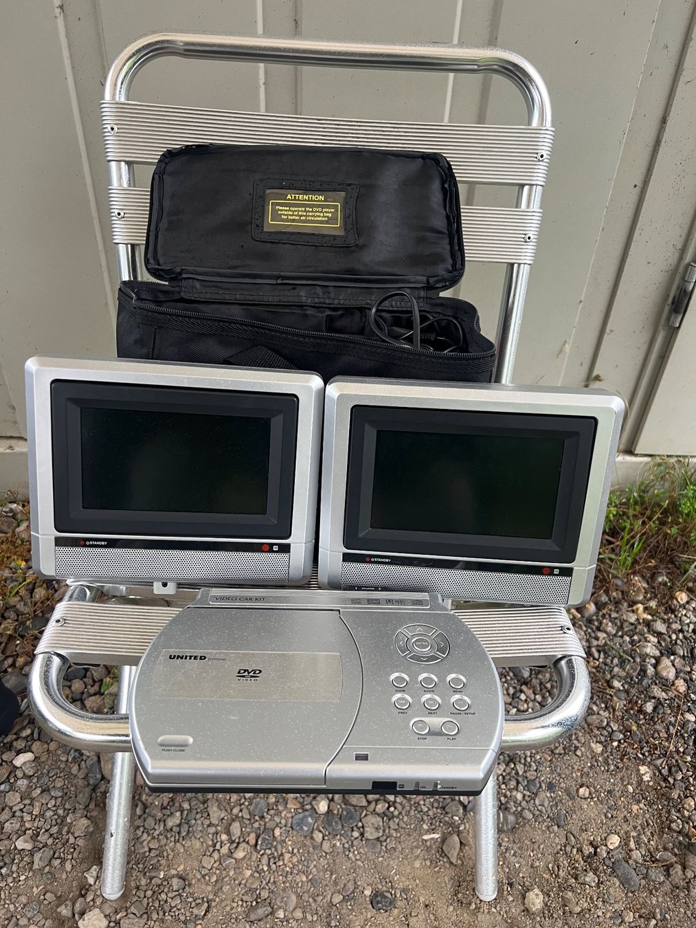 Lettore multimediale portatile: Mobiler DVD-Player fürs Auto + 2 Monitore – Usato da Frenkendorf venduto da autodiscount4123