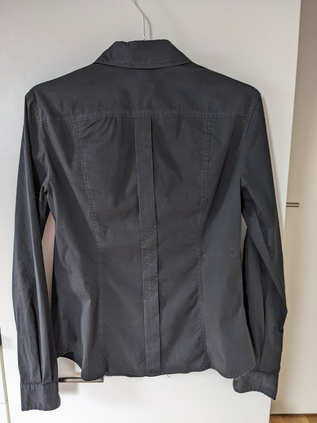 Camicette: Schwarzes Hemd Bluse Gr. 36 / 38 / M – Usato da Lostorf venduto da Inga_r 1