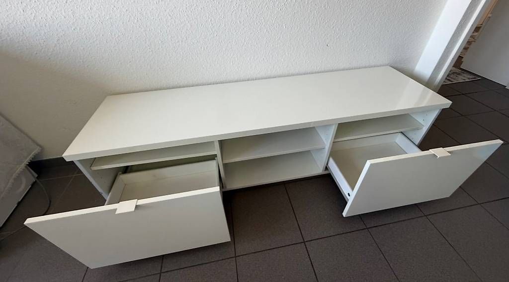 Mobili TV: Tv Kommode  weiß  – Usato da Therwil venduto da Alex.20 1