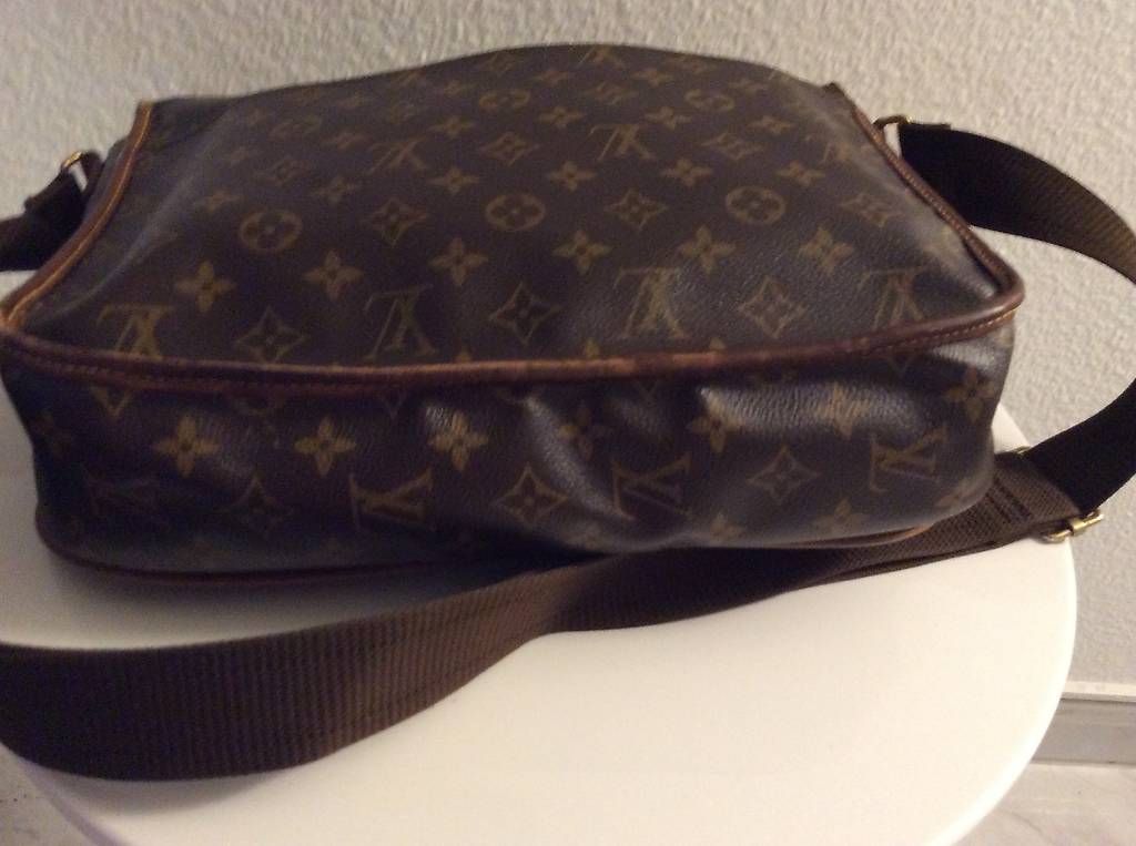 Louis Vuitton Borse: Louis Vuitton Messenger bag – Usato da Basel venduto da DobrilaP 2