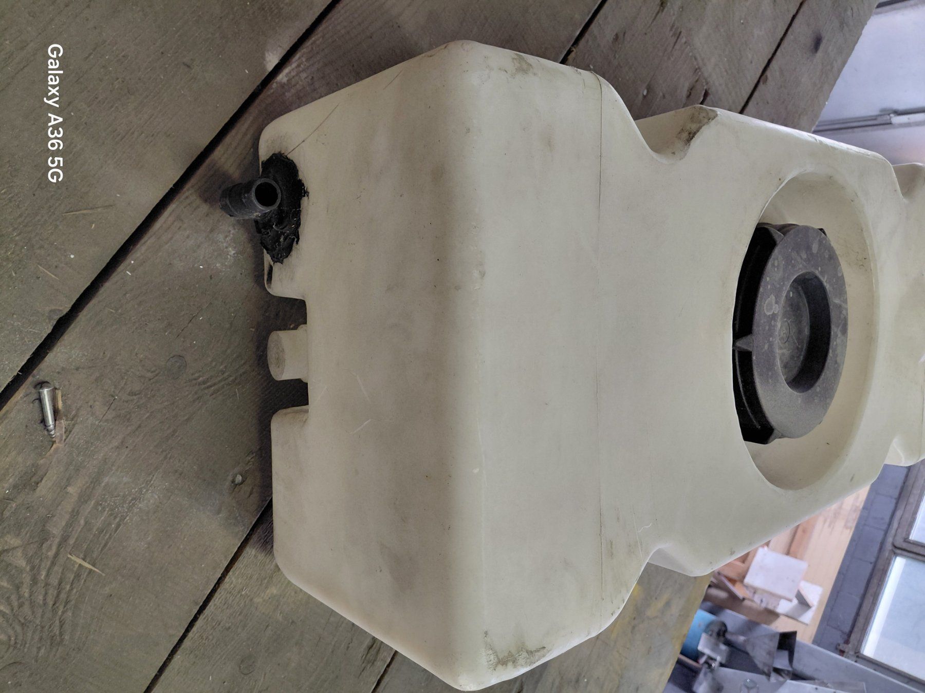 Abbeveratoi e trogoli: Wassertank – Usato da Melchnau venduto da LUPUS-Offroad 1