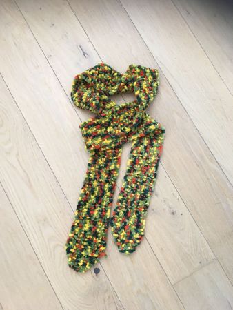 Foulard/Schal Handarbeit! Neu!