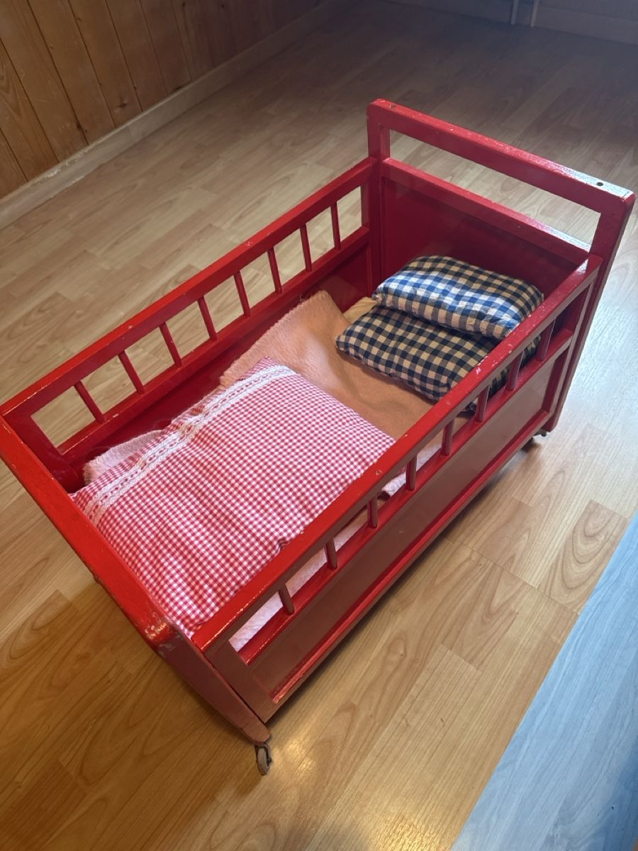 Giocattoli: Puppenbett  – Usato da Matten(St.Stephan) venduto da ren_r8tw 5