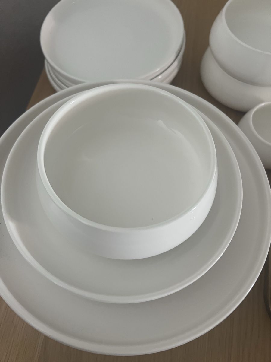 Set di piatti: Teller set elegant – Usato da Lausen venduto da sey_7mhh 1