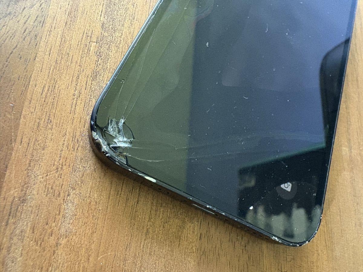 Apple Portables: iPhone 12  - Defekt, für Bastler oder Ersatzteile! – Défectueux à Zürich par Nonas1996 3