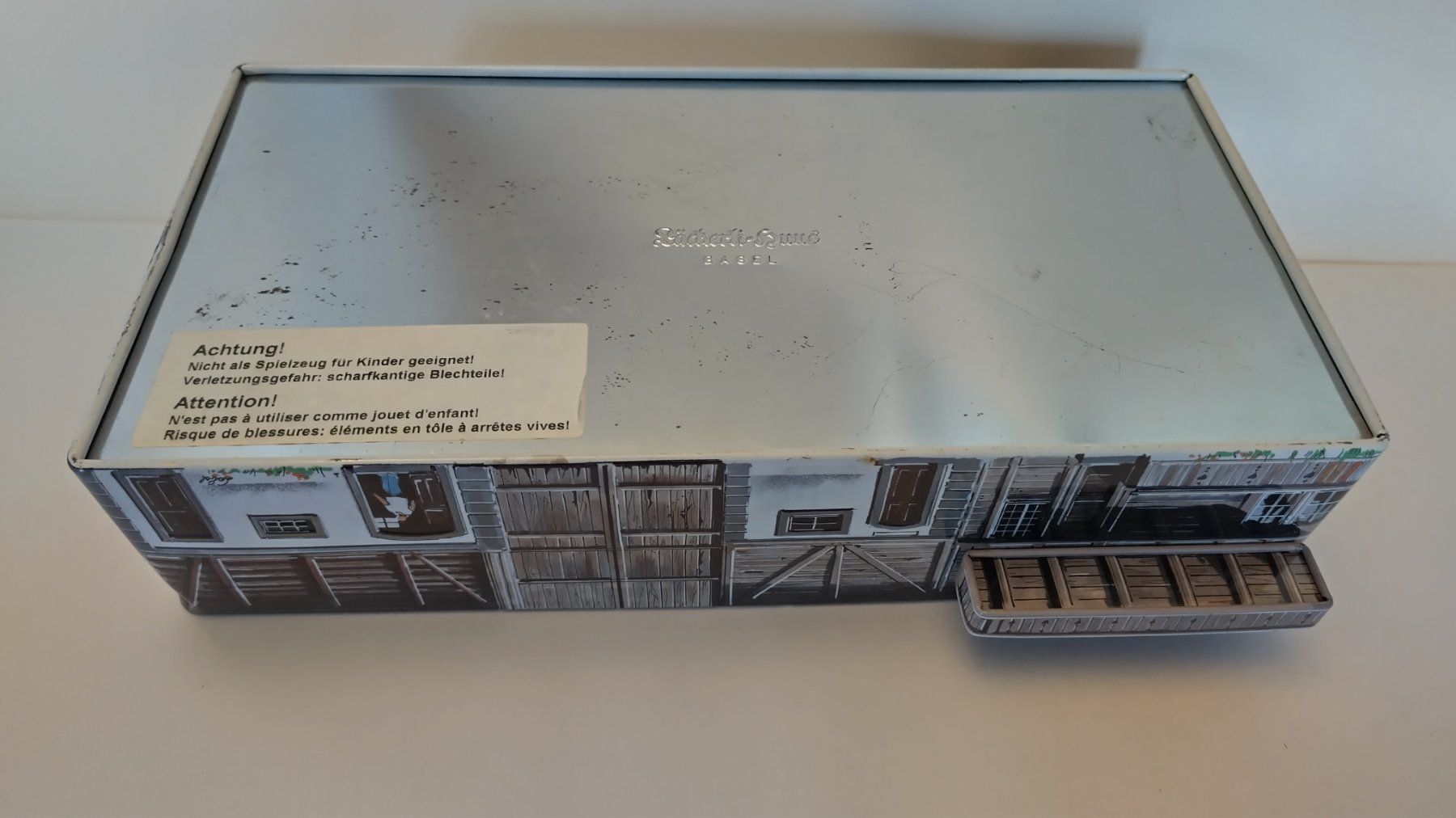 Altro in Decorazioni & Accessori: Grosse Blechdose "Bauernhaus" / Läckerli Huus – Usato da Bellach venduto da JingleJerry 9