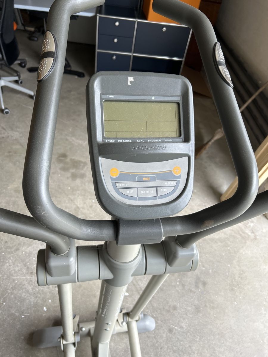Tunturi Hometrainer: Tunturi C20 Ellipsentrainer Crosstrainer Heimtrainer – Usato da Madiswil venduto da Bilranis1071 4