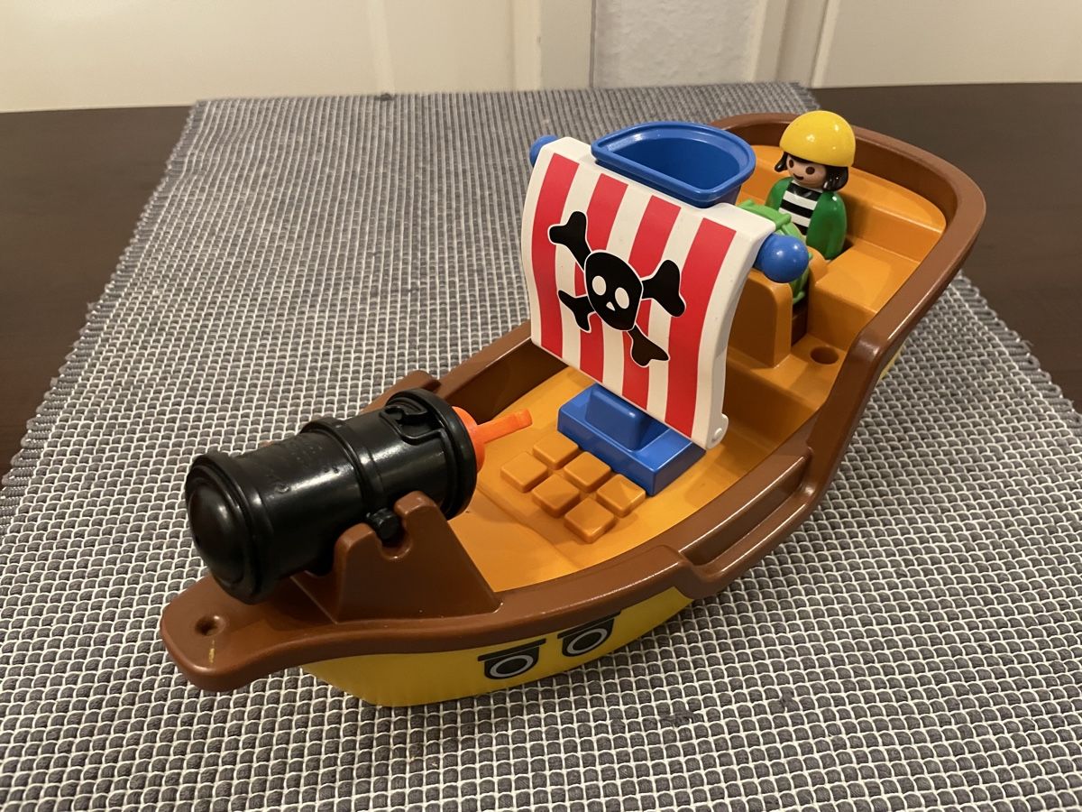 Playmobil Giocattoli: Playmobil Piratenschiff mit Kapitän – Usato da Oberwangen b. Bern venduto da Ssimon2