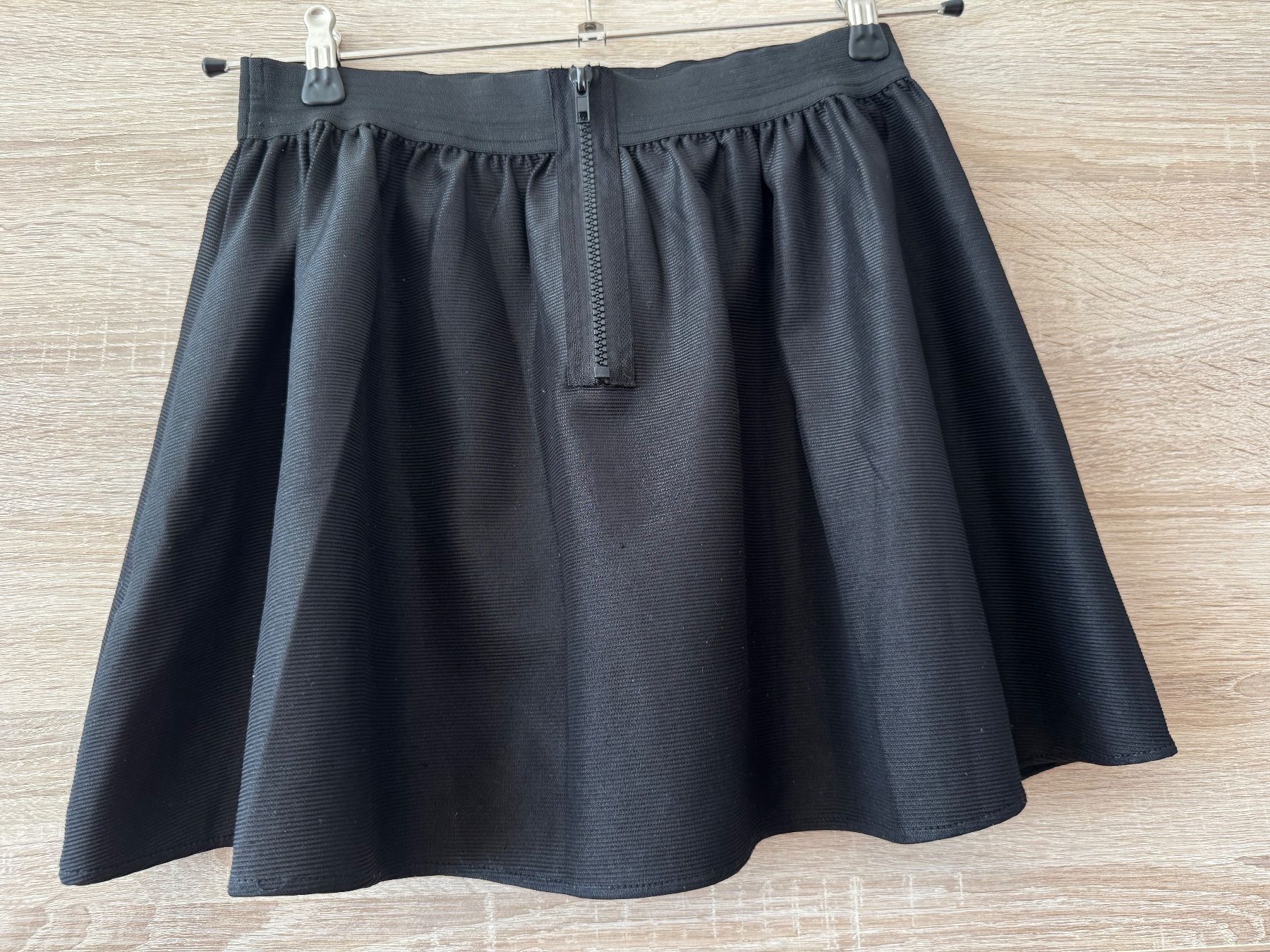 Vestiti & Gonne: Jupe noire flottante – Usato da Montreux venduto da Izapechee 1