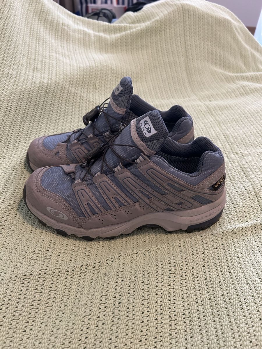 Salomon Scarpe da donna: Salomon Wanderschuhe Gore-Tex Grösse 38 EUR – Usato da Zürich venduto da LeaMilj 1