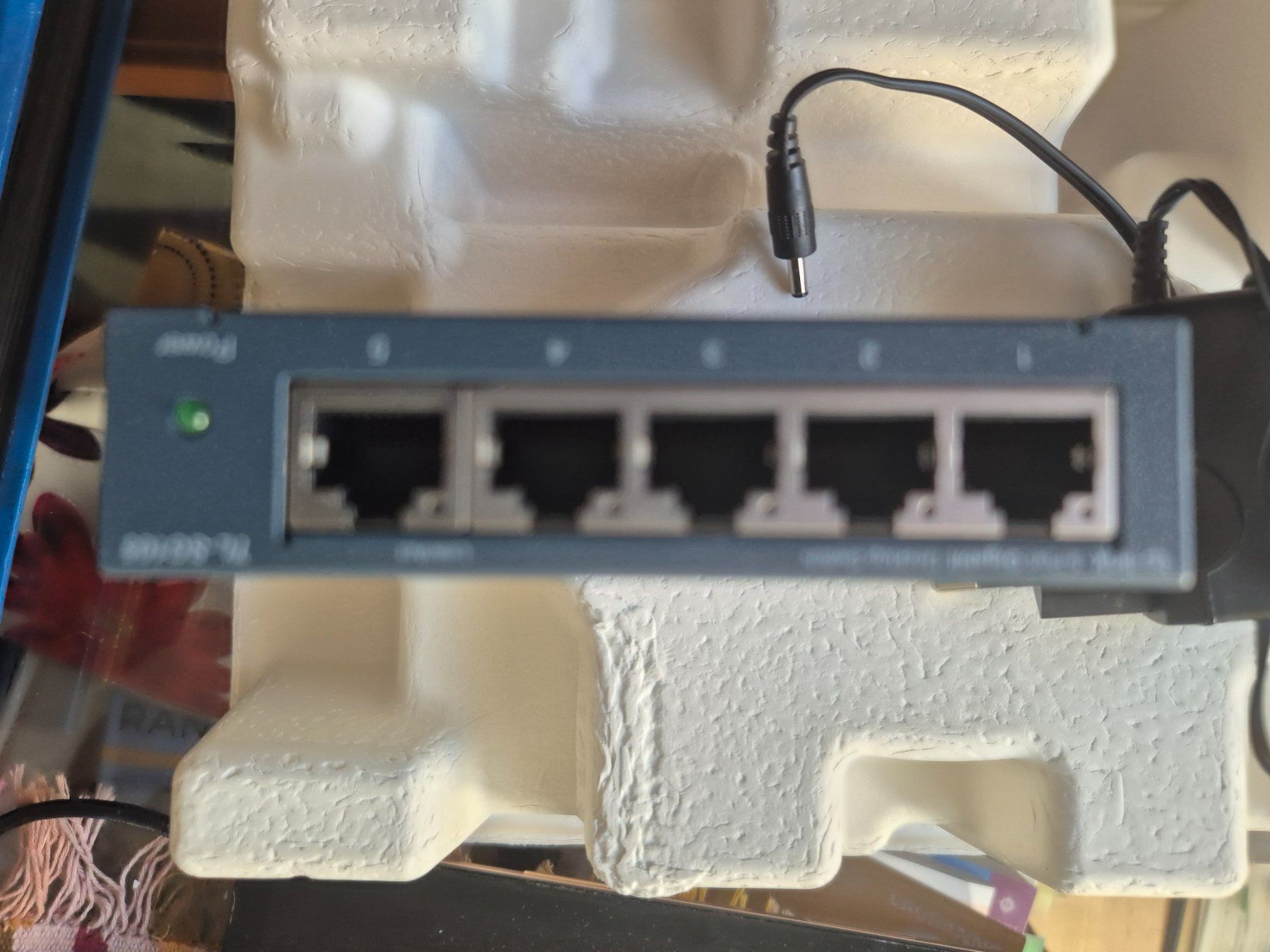 TP-Link Hub & Switch: switch reseau – Usato da lausanne venduto da KarlRicardo 2