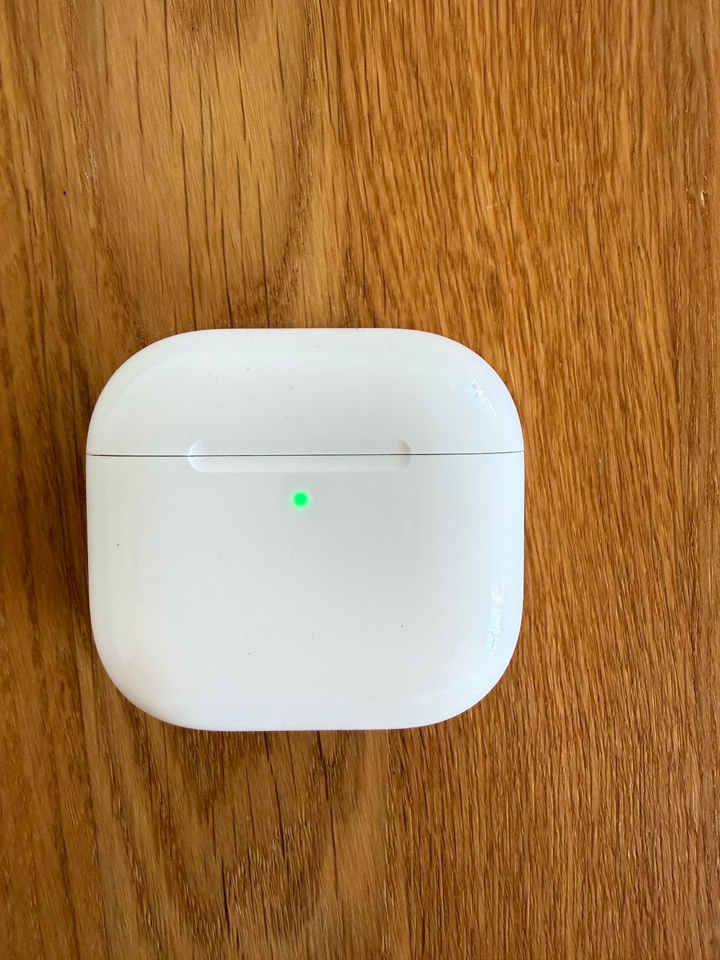 Apple Cuffie: APPLE AirPods 4 Charging Case – Usato da Lausanne venduto da Nine1982 4