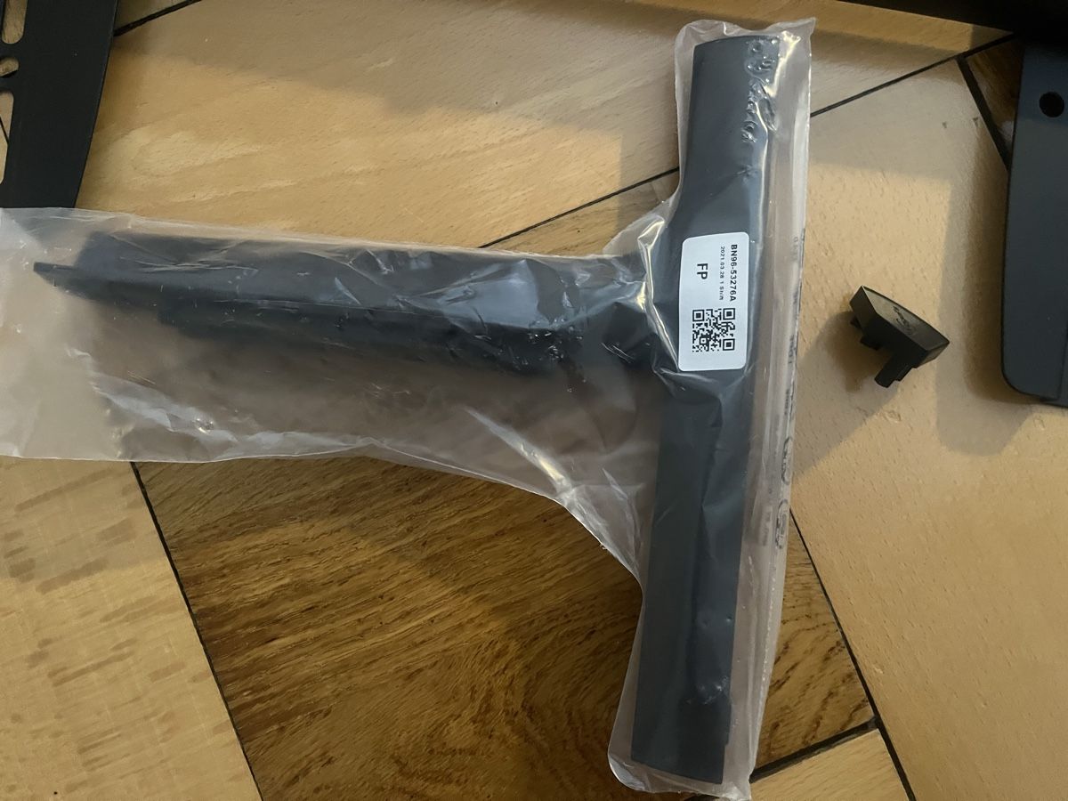 Supporti a parete: TV Wandhalterung schwenkbar – Usato da Bern venduto da ele_tg62 4