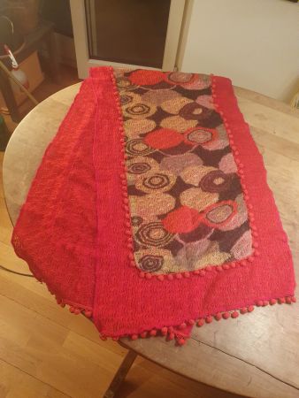 Schultertuch rot mit Blasenmotiv 40 x 160 cm
