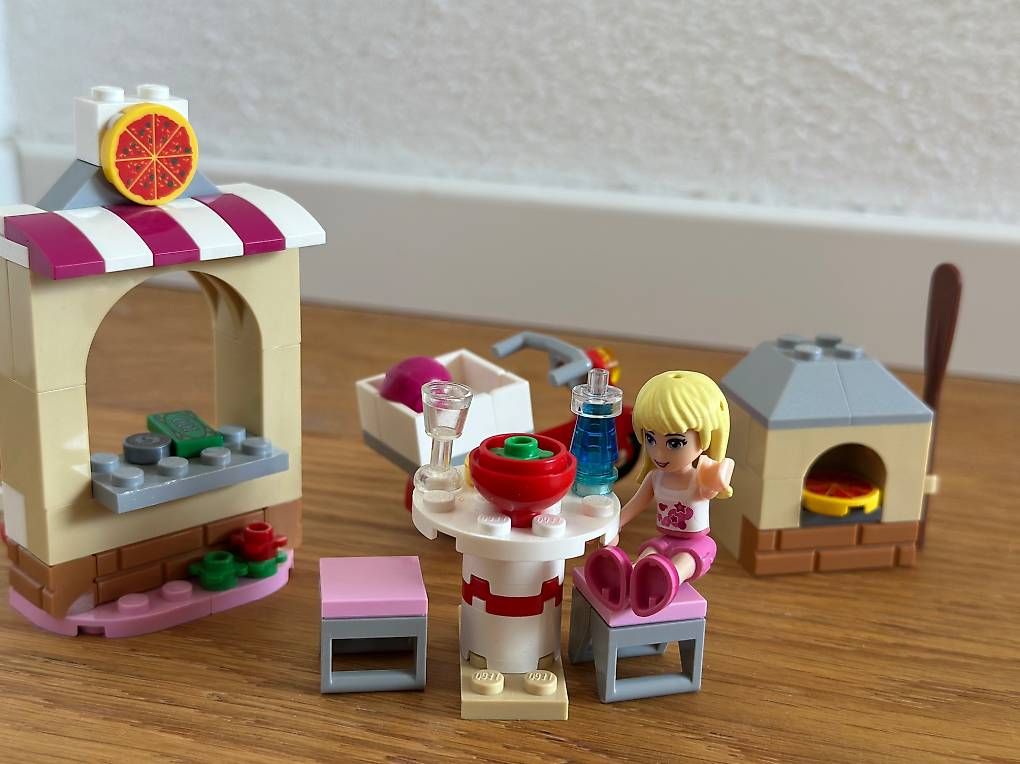 Spielzeuge: LEGO Friends, Stephanies Pizzeria – Gebraucht aus Laufen von triplefever 4