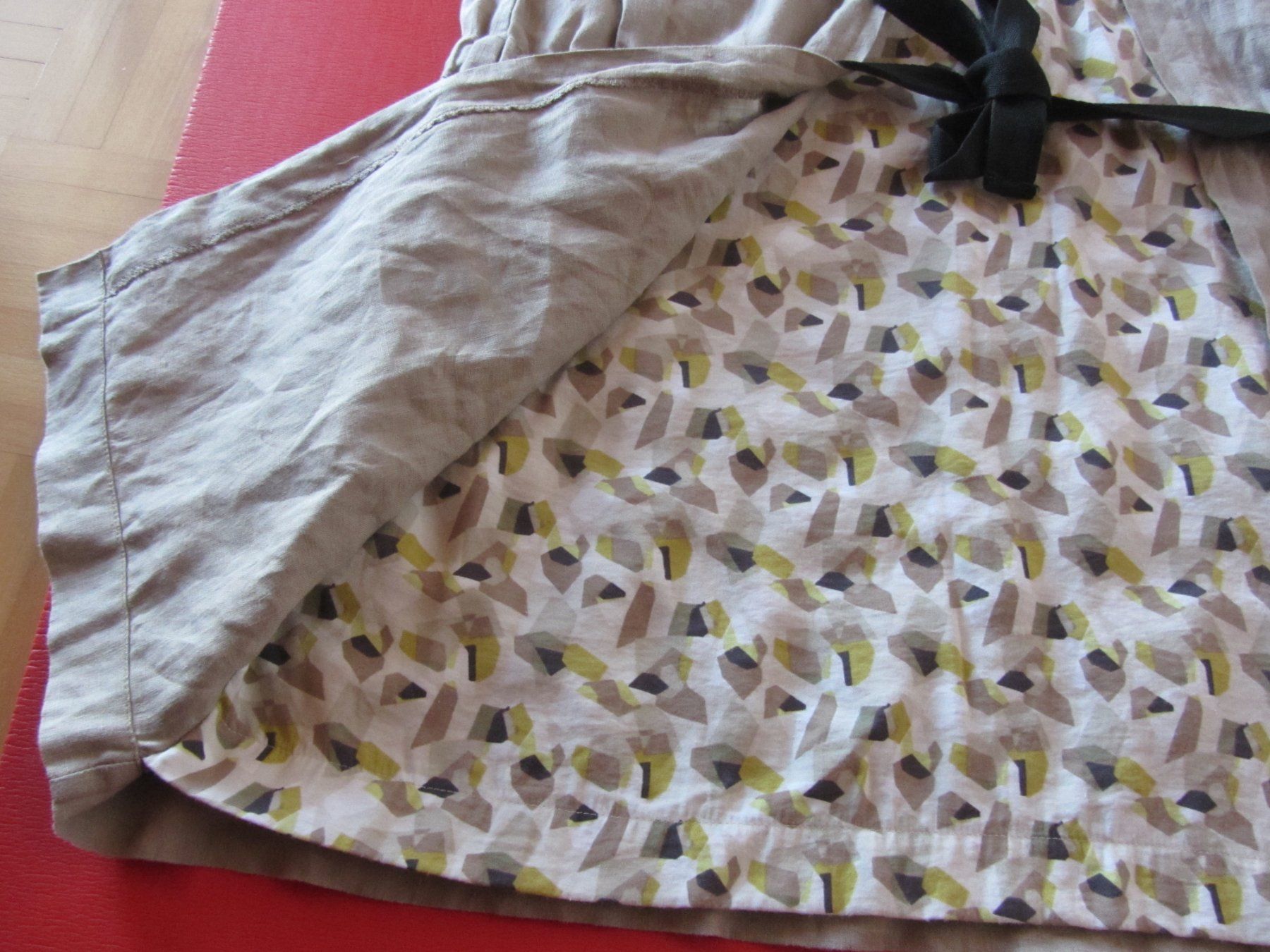 Captain Tortue Kleider: Jolie robe beige en lin 44 – Gebraucht aus Oberried FR von berg04 2