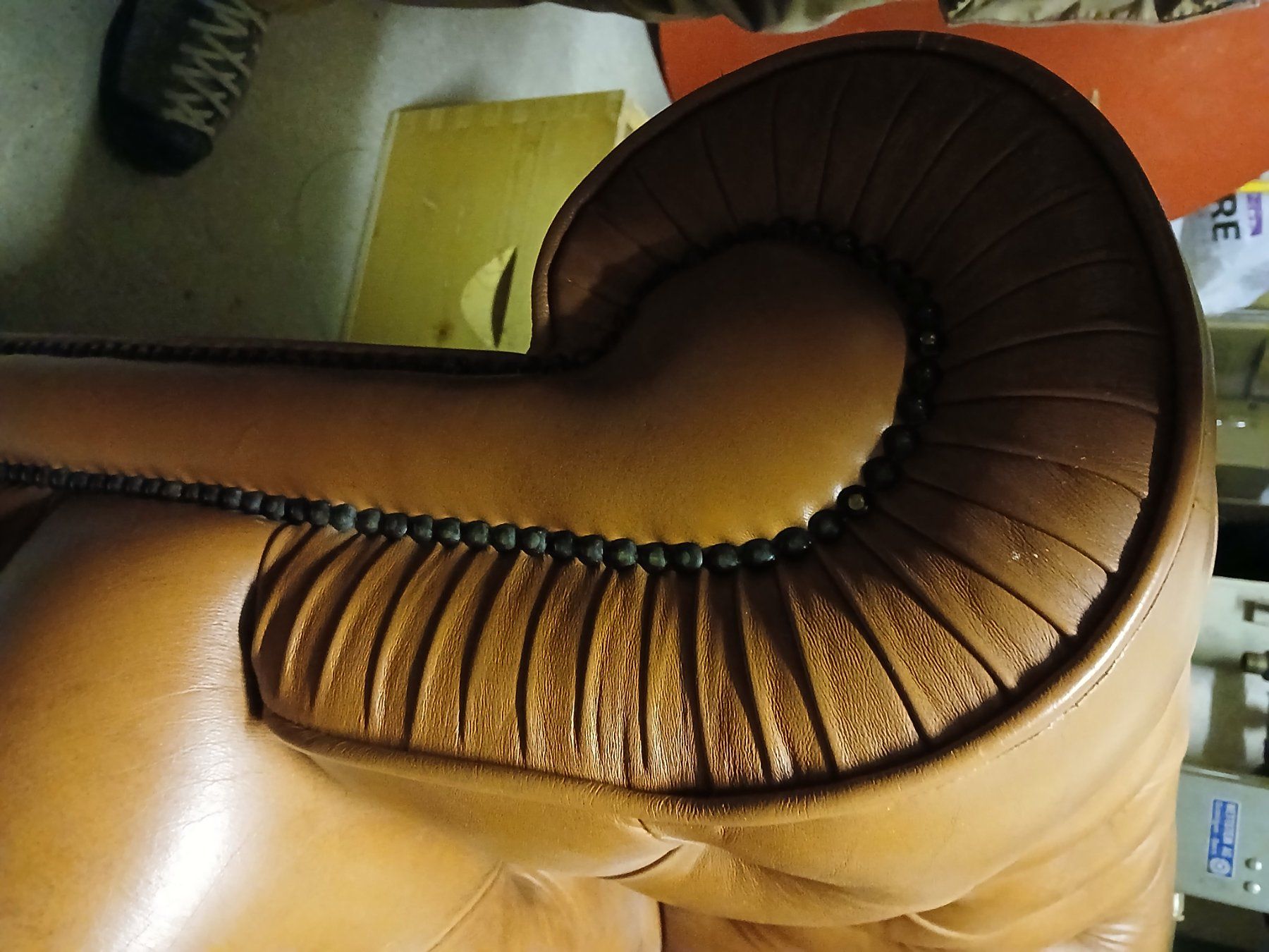 Chesterfield Sessel: Fauteuils et canapé "Chesterfield" – Gebraucht aus Ardon von Bunnies 2