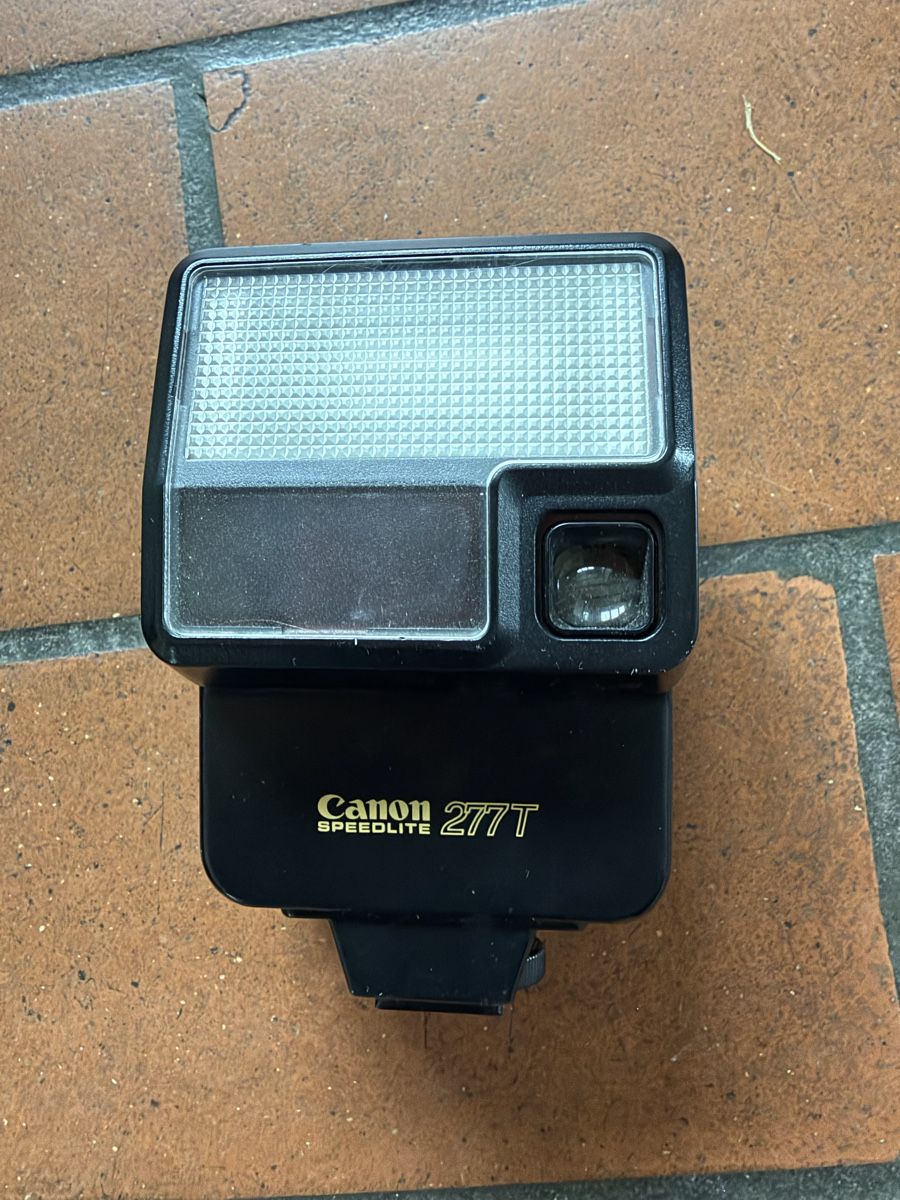 Canon Appareil photo: Canon T70 analog + 4 FD-Objektive, Blitz, Tasche – D'occasion à Zürich par Philsigi 8