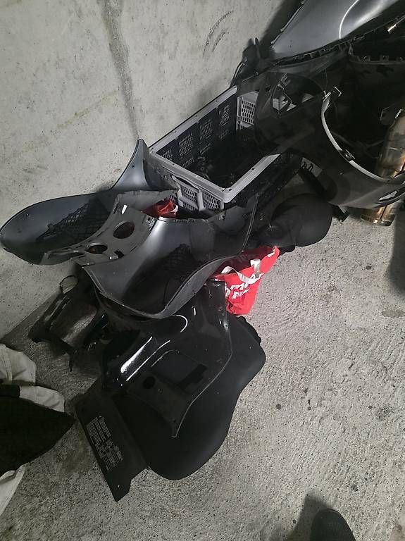 Tutti pezzi di ricambio auto: Bmw c1 Ersatzteile  – Usato da Schliern b. Köniz venduto da Celac 2