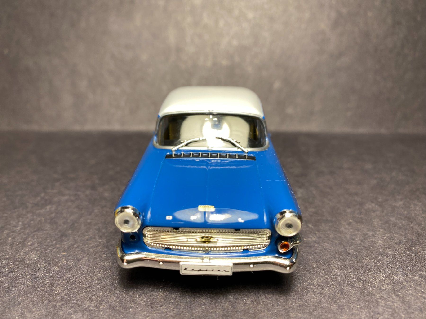 Opel Modellautos: Opel Kapitän 1958 1:43 – Gebraucht aus Spiez von Mlandcruiser 7