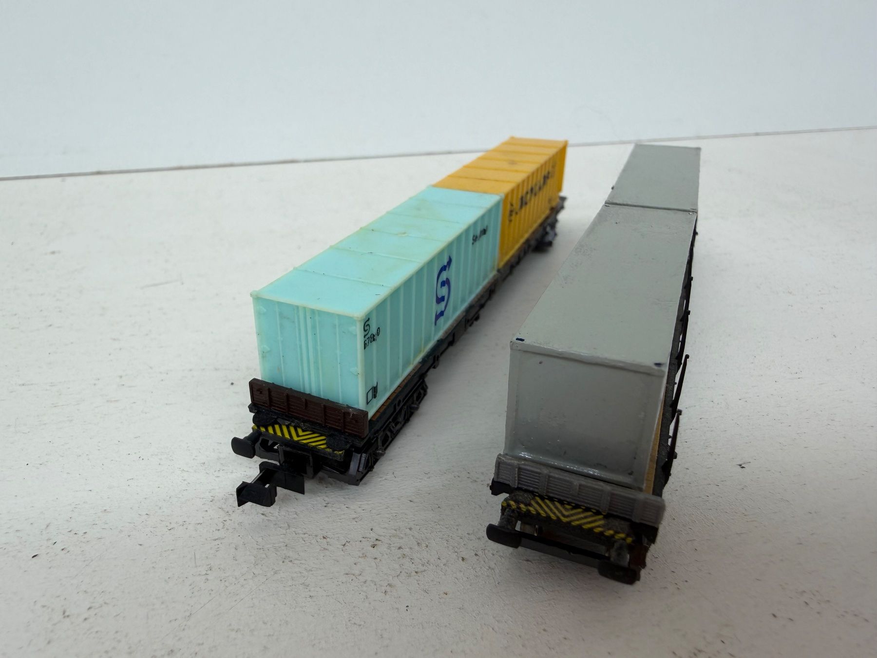 Trix Modellini di ferrovie: Trix Rungenwagen mit Containern – Usato da Büsserach venduto da ModellbahnDepot 2