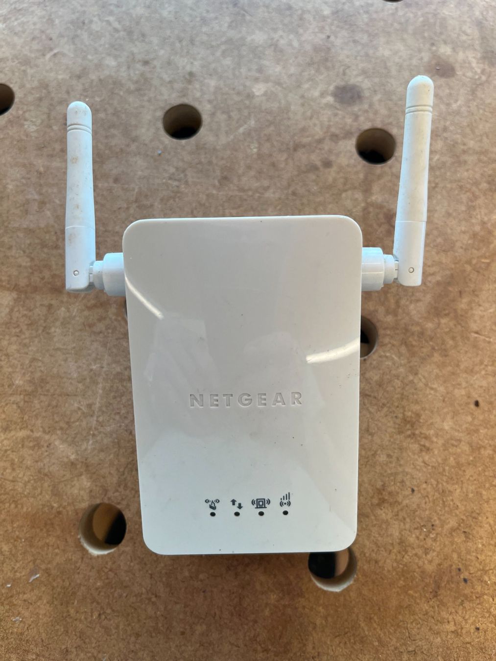 Netgear WiFi: Netgear Universal WiFi Range Extender WN3000RP – Usato da Benken SG venduto da Netzton