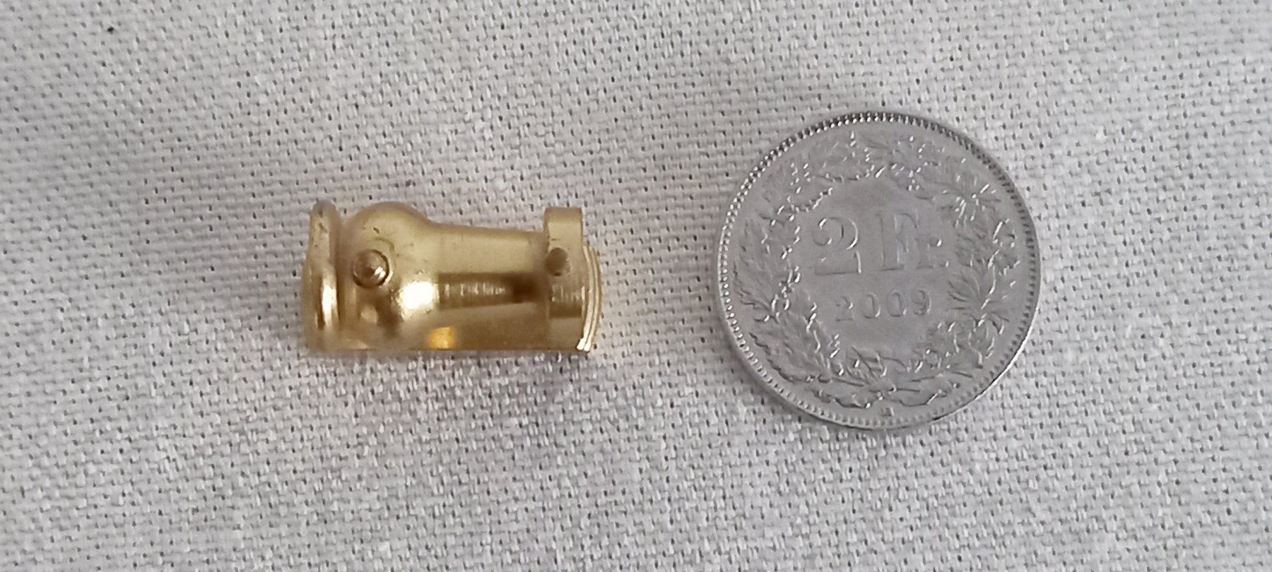 Tutte le decorazioni: Mini Nähmaschine aus Messing, Setzkasten oder Puppenhaus – Usato da Thun venduto da Nordkapp 3