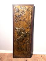 Antikes Relief Schild Jugendstil auf Holzplatte