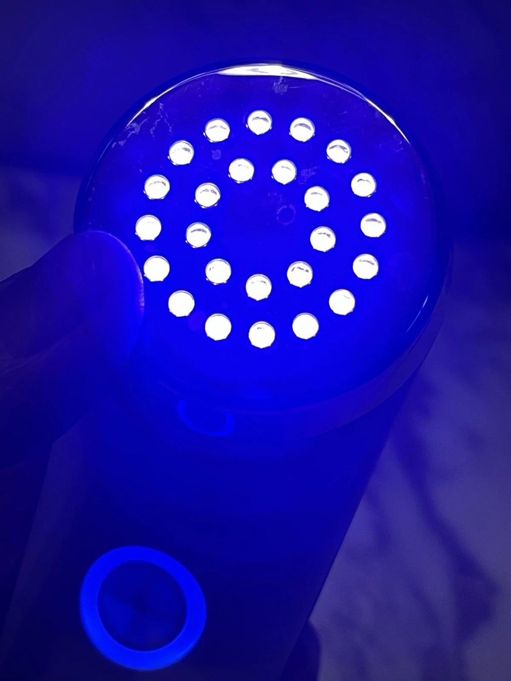 Attrezzature mediche: Ivory by Elevare Skin / Premium LED-Therapiegerät – Usato da Glattbrugg venduto da Me1996 2