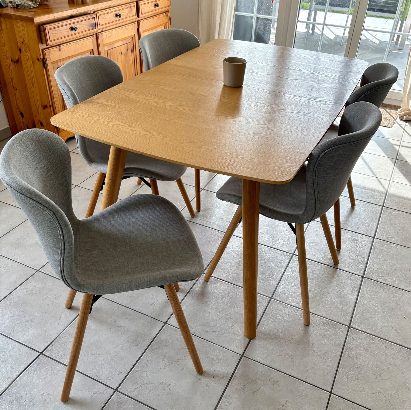 Maisons du monde Tischset: Esszimmer-Set: Eichen-Tisch klarlackiert mit 6 Stoffstühlen – Gebraucht aus Boswil von Rascht 4