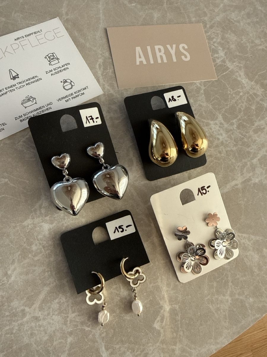 Orecchini pendenti & Orecchini a lobo: Ohrringset von AIRYS – Nuovo e nell'imballaggio originale da Adlikon b.Regensdf venduto da Sikkkkkki