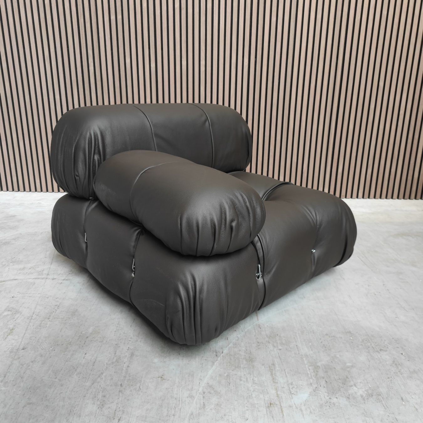 B&B Italia Sofas: B&B Italia Camaleonda Sofa Mokka – Gebraucht aus Zürich von Nexclusives.com 3