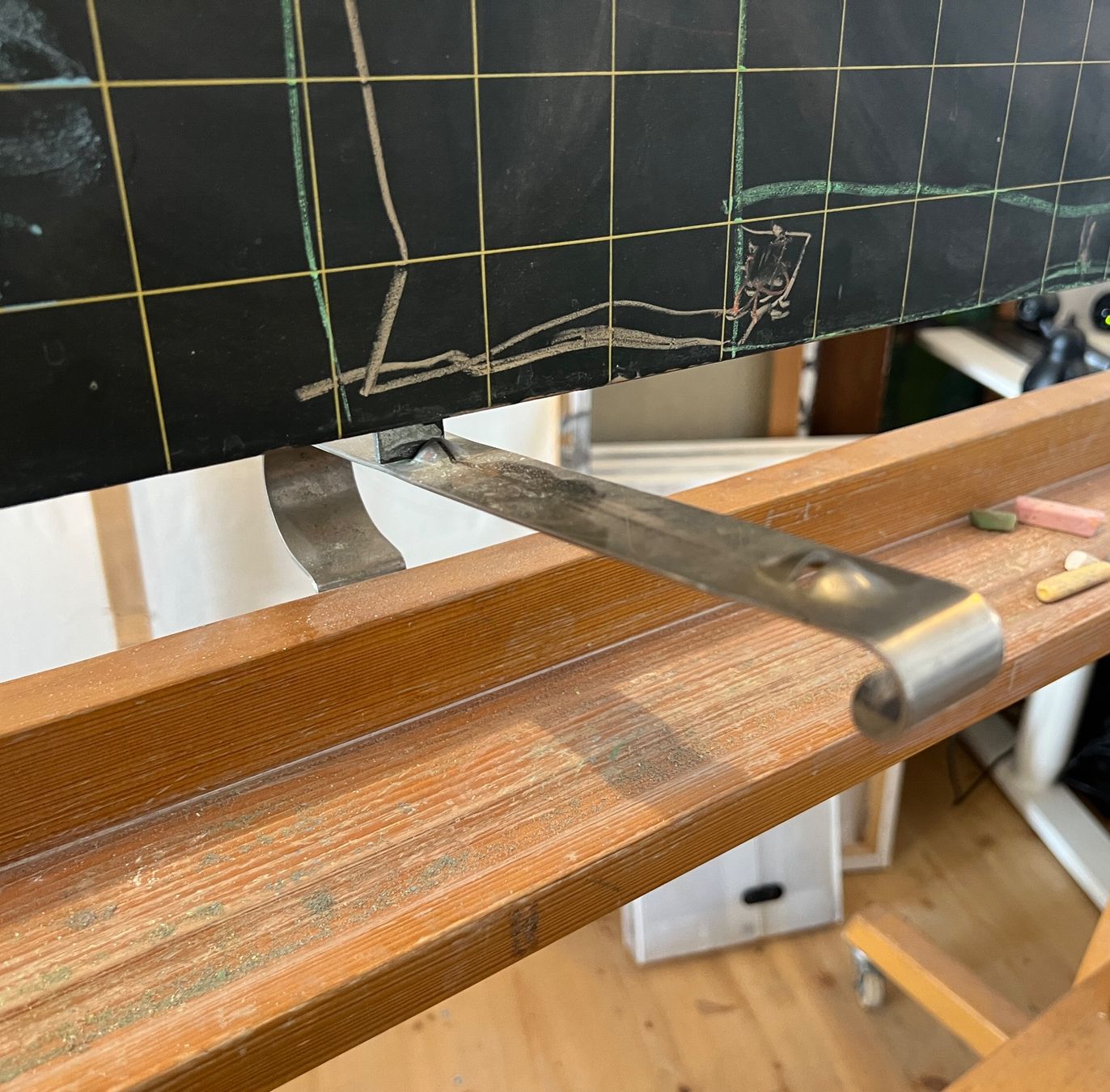 Lavagne: Schulwandtafel alt auf Räder – Usato da Zürich venduto da Octopus-275 5