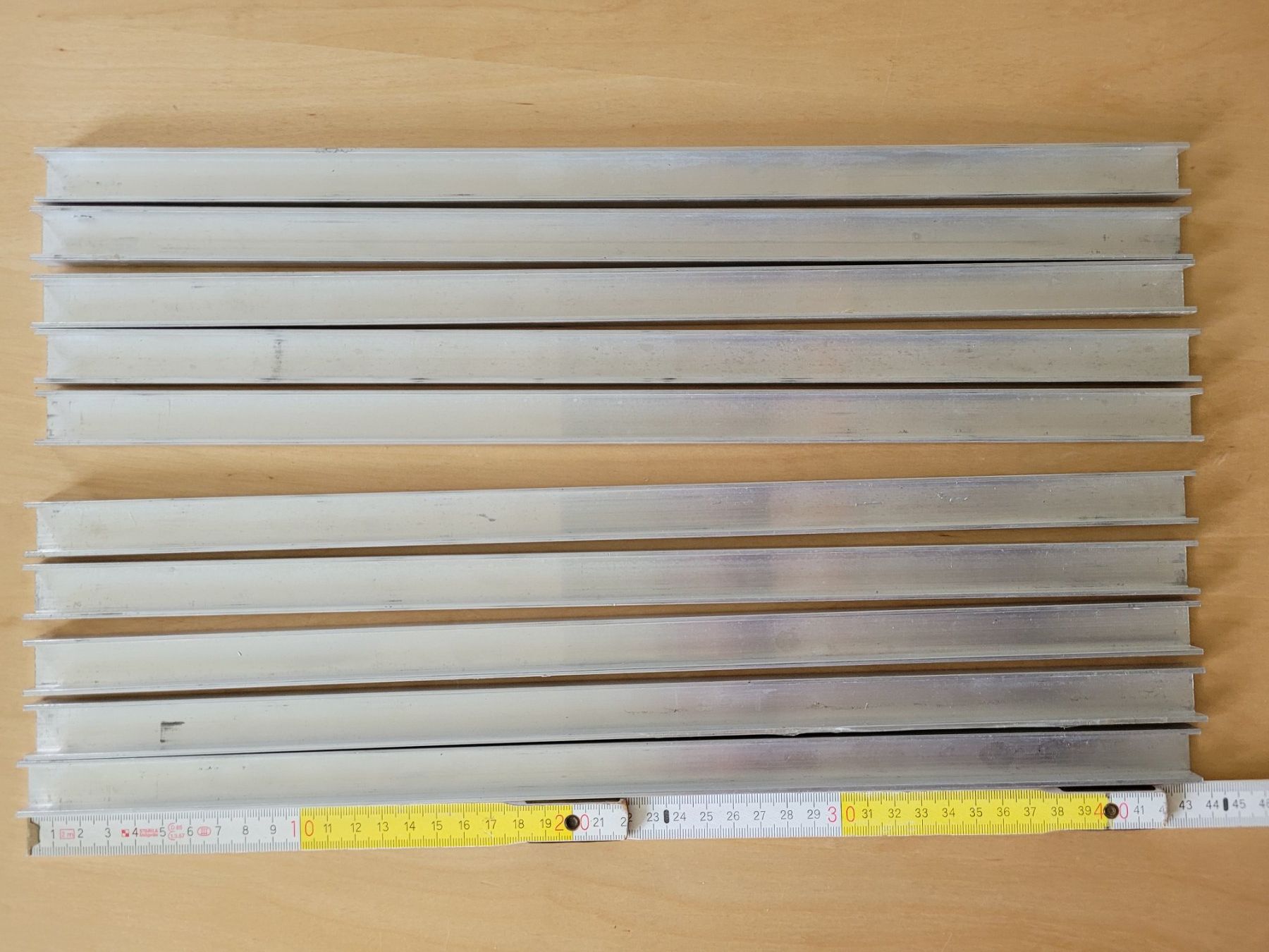 Profile: 10 Aluprofile U-Profile (43.5cm lang, 2cm breit) – Gebraucht aus Wiesendangen von samoalk