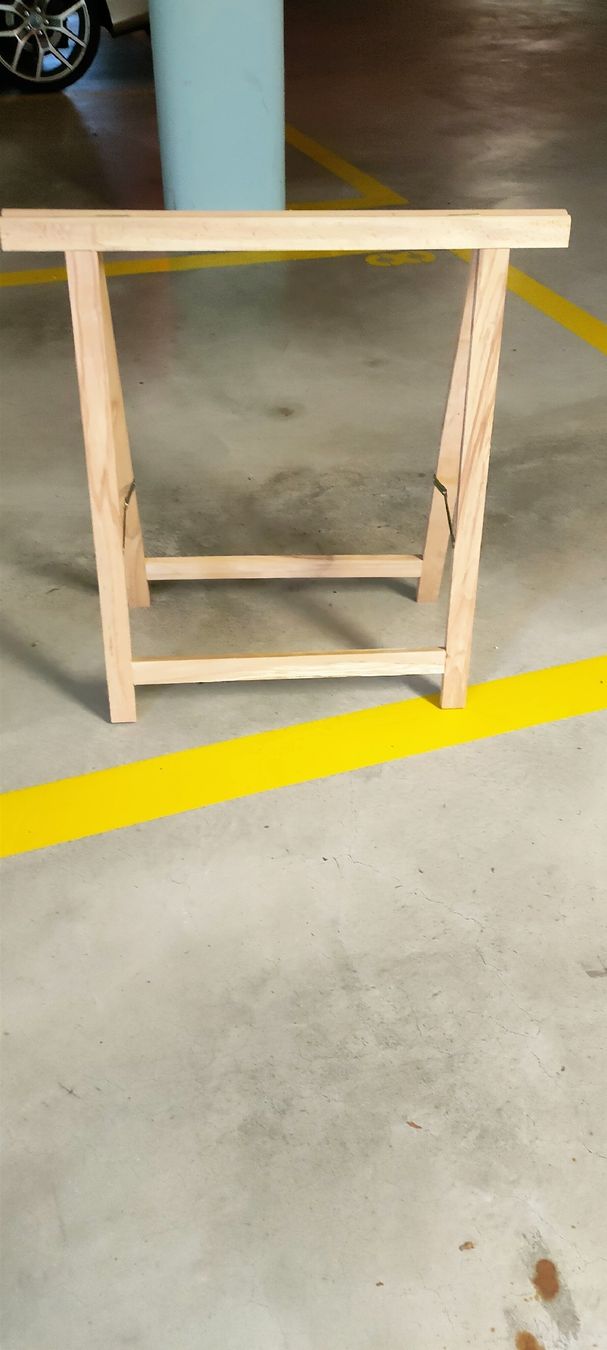 Articoli in legno: holzböcke + holzbretter – Usato da Unterägeri venduto da sta_b5vq 2