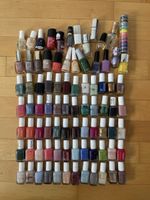 80+ Nagellacke davon 60 Essie