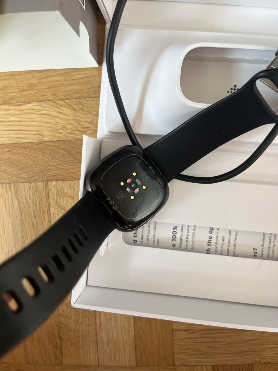 Fitbit Smartwatch: Fitbit Versa 4 – Gebraucht aus Montsevelier von Duna2210 2